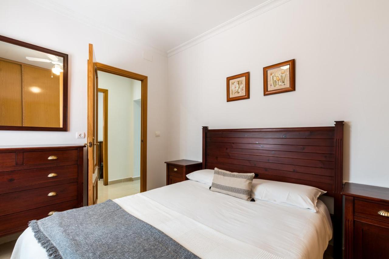 Апартаменты Holi-Rent Salado Севилья Экстерьер фото
