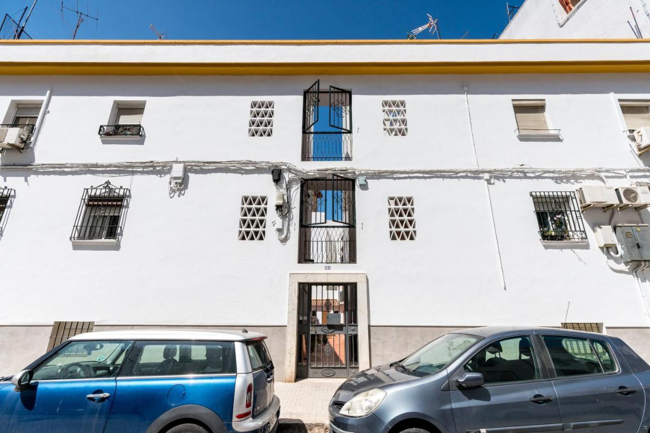 Апартаменты Holi-Rent Salado Севилья Экстерьер фото